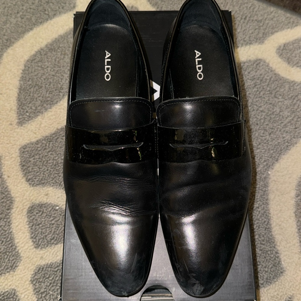 used Aldo leather loafers black in size 8us